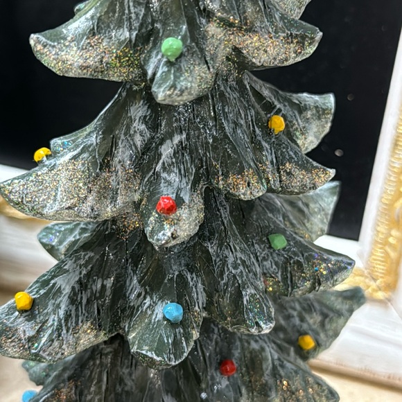 Lemax holiday decorated tree Stands Aprox. 6” tall - Picture 4 of 8